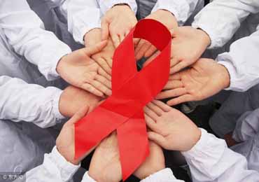 艾滋病离我们远吗 症状有哪些